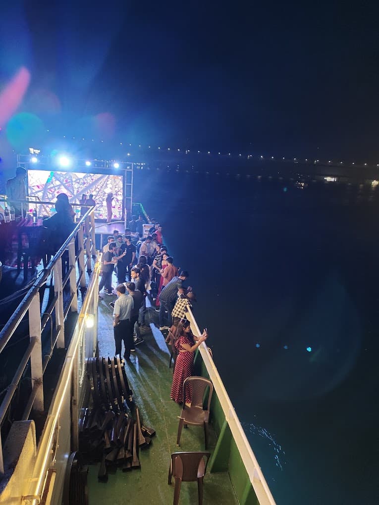 Dinner & Party Boat Cruise view 3